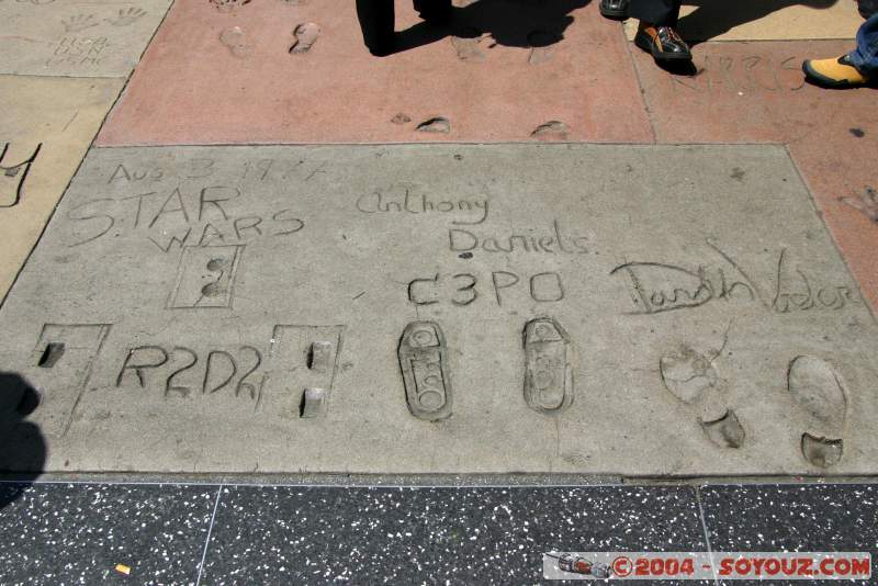 Star Wars Footprints
Avec R2-D2, C3-PO et Darth Vader
