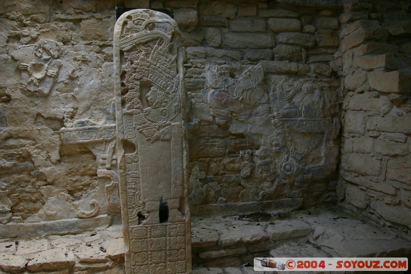 Yaxchilan - stele
Mots-clés: Ruines