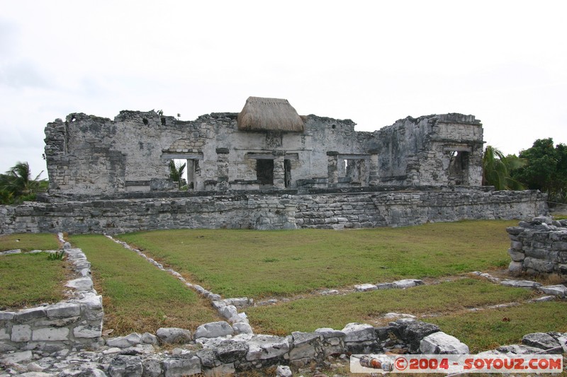 Tulum - Temple du Dieu descendant
Mots-clés: Ruines