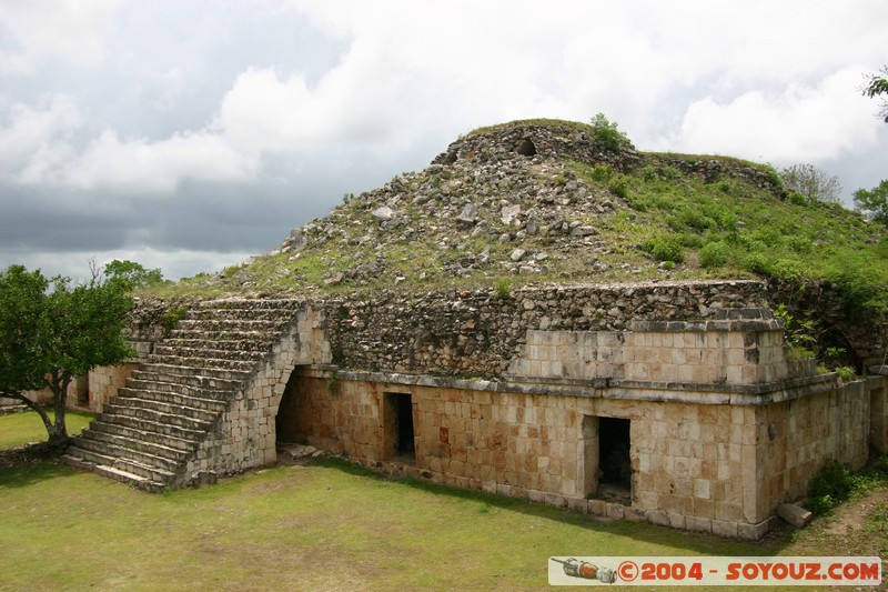 Kabah - Pyramide des Masques
Mots-clés: Ruines Maya