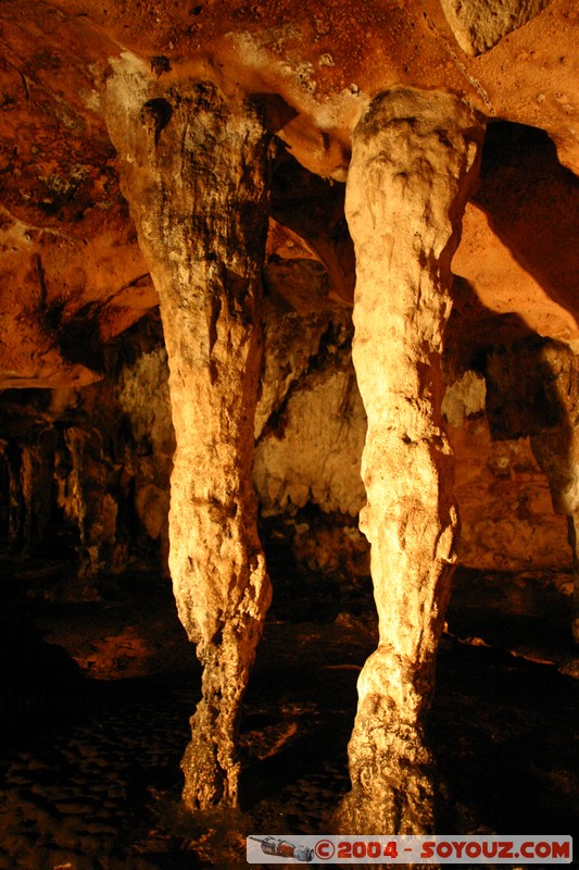 Les Grottes de Loltun - Piliers stalagmitiques musicaux
Mots-clés: grotte