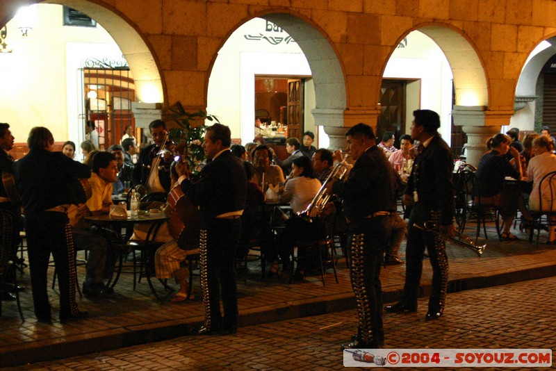 Oaxaca - Zocalo - Musiciens
Mots-clés: Nuit patrimoine unesco