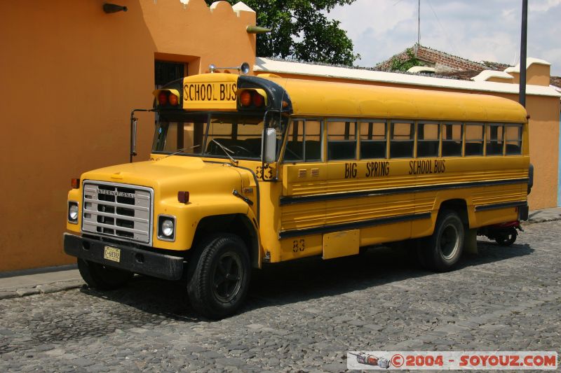 Ancien bus scolaire americain
Old american school bus
