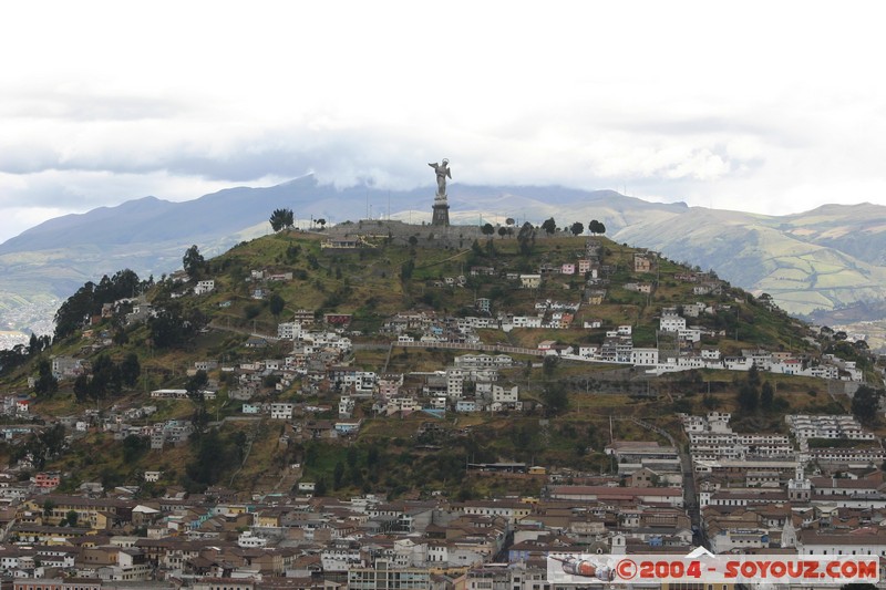 Quito - Basilica del Sagrado Voto Nacional - vue sur El Panecillo
Mots-clés: Ecuador Eglise