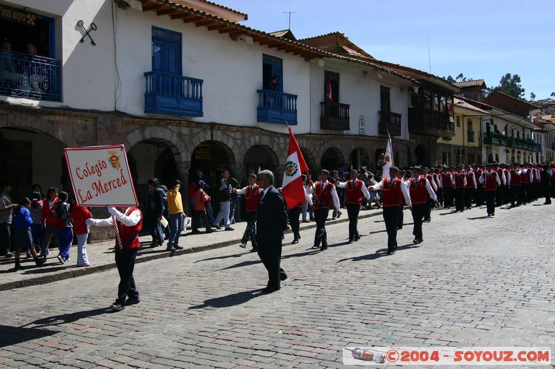 Cuzco - Plaza des Armas - Fiesta nacional
Mots-clés: peru personnes Fete cusco