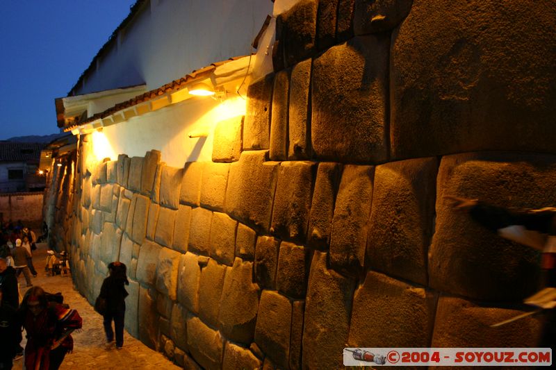 Cuzco - Calle Hatunrumiyoc
Mots-clés: peru Nuit Ruines Incas patrimoine unesco cusco
