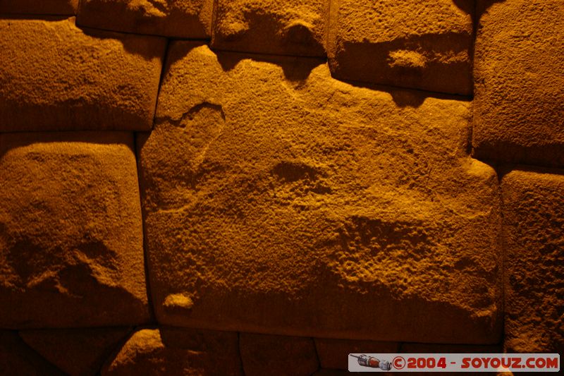 Cuzco - Calle Hatunrumiyoc - piedra de doce angulos
Mots-clés: peru Nuit Ruines Incas patrimoine unesco cusco