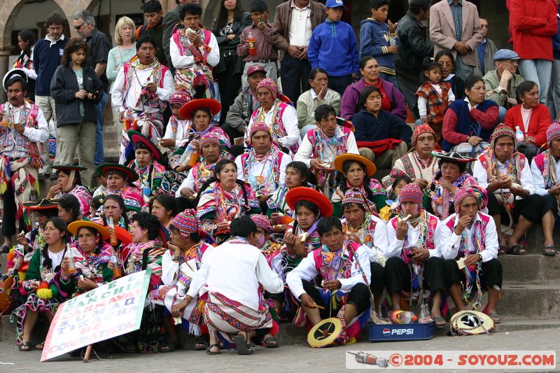 Cuzco - Plaza des Armas - Danzas Folkloricas
Mots-clés: peru Folklore Danse cusco