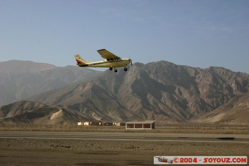 Nazca - Areopuerto "Maria Reiche" - Cessna au decollage
