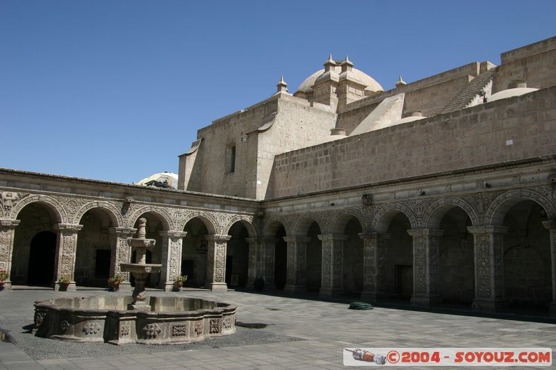 Arequipa - Claustros de La Compania de Jesus
Mots-clés: peru Eglise Monastere