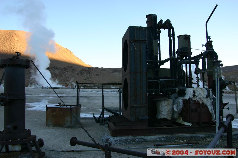 Los Geiseres del Tatio - Centrale geothermique
Mots-clés: chile geyser usine