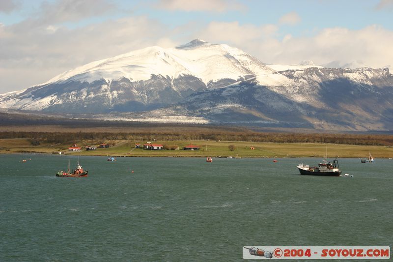 Canales Patagonicos - Puerto Natales
Mots-clés: chile bateau Montagne Neige