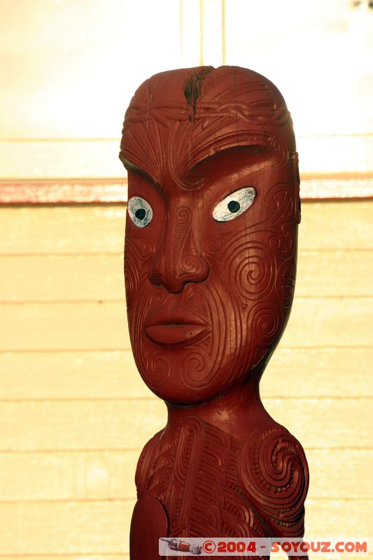 Rotorua - Ohinemutu - Tamatekapua Meeting House
Mots-clés: New Zealand North Island maori sculpture