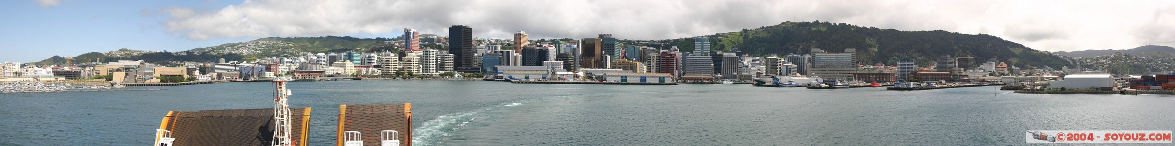 Wellington - panorama from the sea
Mots-clés: New Zealand North Island panorama