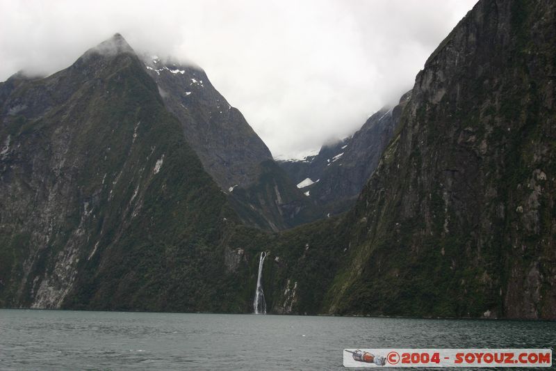 Milford Sound - Stirling Falls
Mots-clés: New Zealand South Island patrimoine unesco Montagne cascade