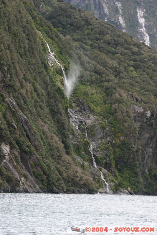 Milford Sound - Waterfalls
Mots-clés: New Zealand South Island patrimoine unesco Montagne cascade
