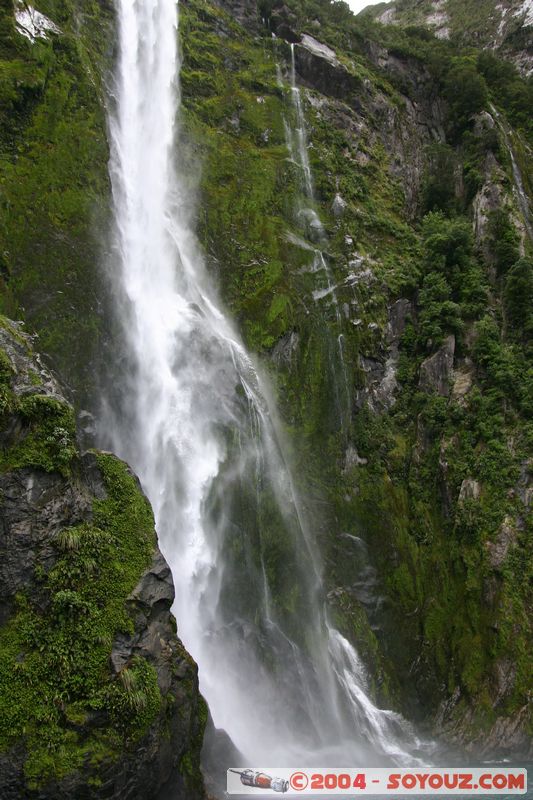 Milford Sound - Stirling Falls
Mots-clés: New Zealand South Island patrimoine unesco cascade