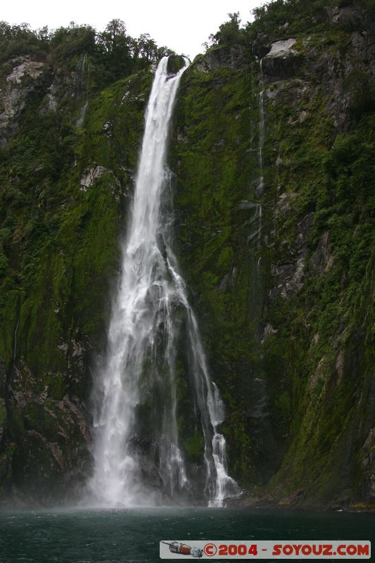 Milford Sound - Stirling Falls
Mots-clés: New Zealand South Island patrimoine unesco cascade