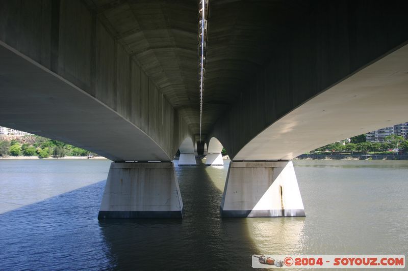 Brisbane - Captain Cook Bridge
