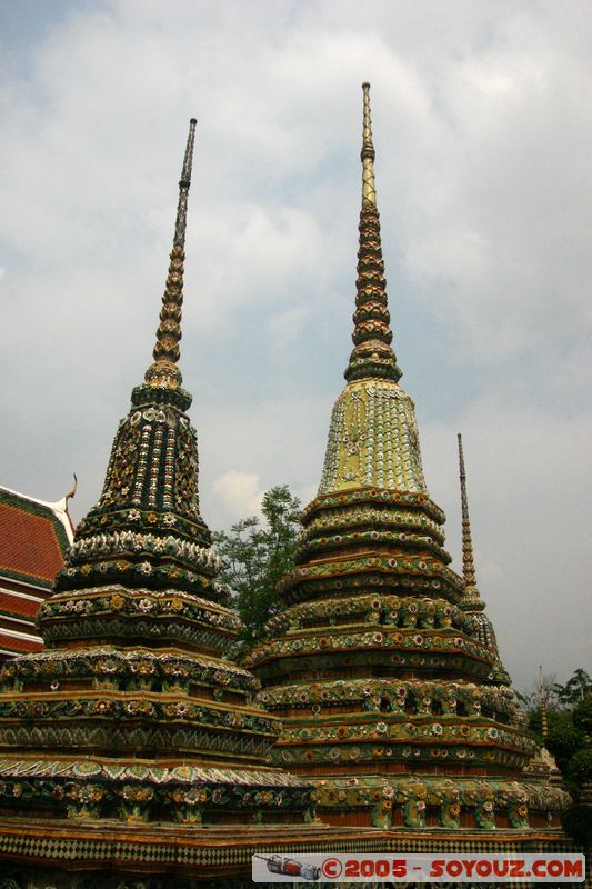 Bangkok - Wat Pho - Prang
Mots-clés: thailand Boudhiste Wat Phra Chetuphon