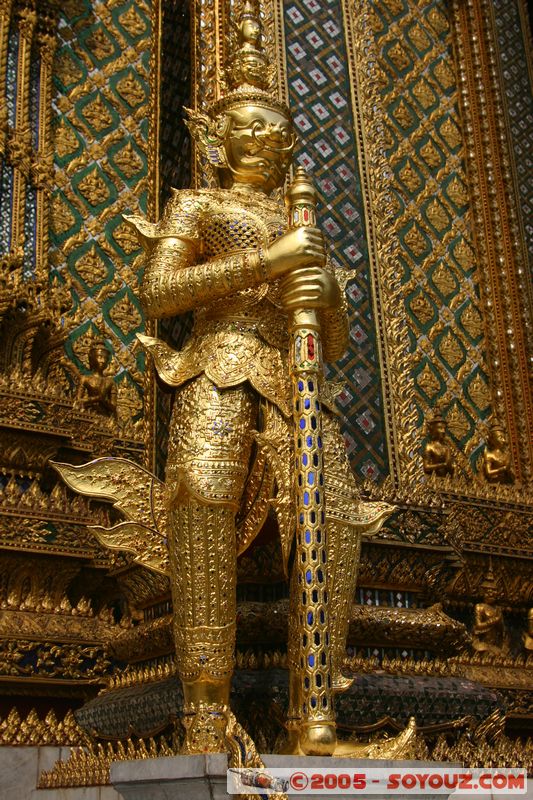 Bangkok - Wat Phra Kaew - Phra Mondhop
Mots-clés: thailand Boudhiste statue