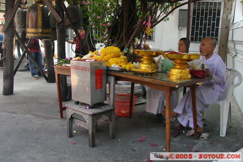 Bangkok - Wat Chana Songkhram
Mots-clés: thailand Boudhiste personnes