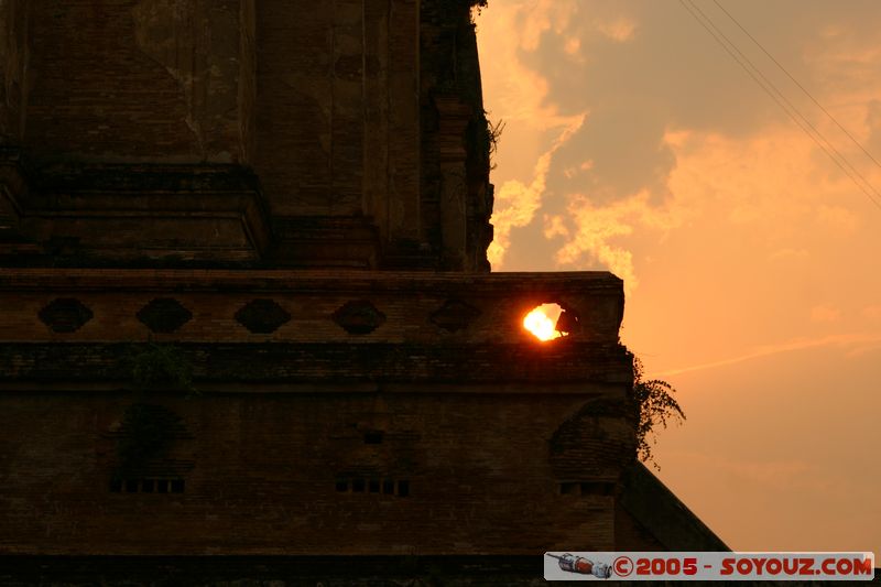 Chiang Mai - Wat Chedi Luang - Sunset
Mots-clés: thailand Ruines Boudhiste sunset