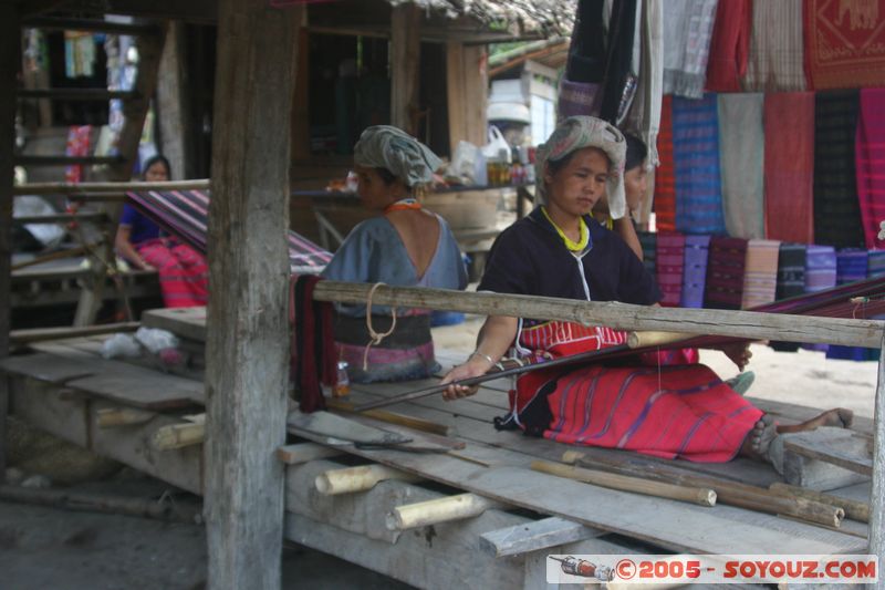 Around Chiang Mai - Hill-Tribe village - Weaving
Mots-clés: thailand personnes