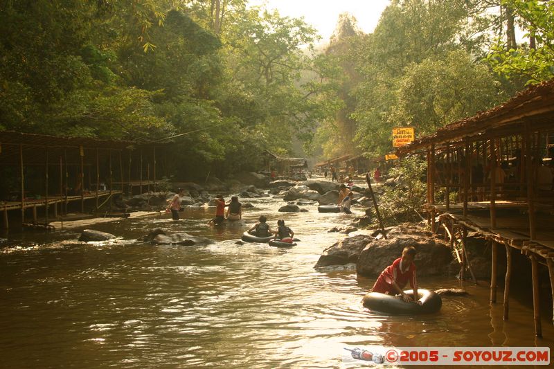Around Chiang Mai - Thai river rafting
Mots-clés: thailand Riviere