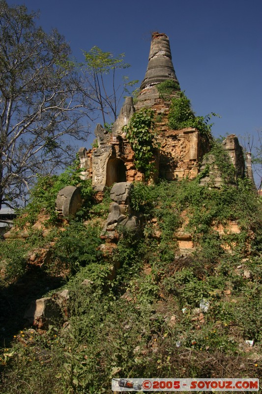 Nyaung Shwe - Stupa and Pagoda
Mots-clés: myanmar Burma Birmanie Pagode