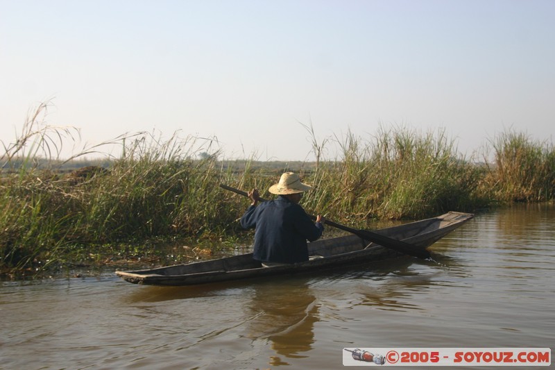 Inle lake - Nyaung Shwe
Mots-clés: myanmar Burma Birmanie bateau Lac personnes