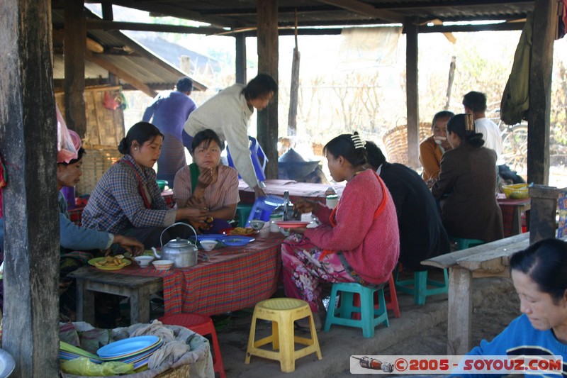 Inle lake - Lingin - Marche
Mots-clés: myanmar Burma Birmanie Marche personnes