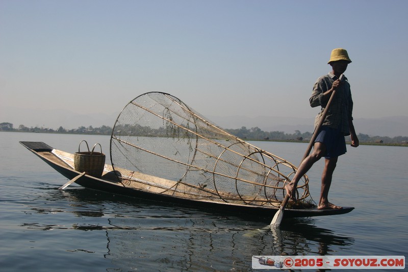 Inle lake - Pecheur a la nasse
Mots-clés: myanmar Burma Birmanie pecheur bateau personnes Lac