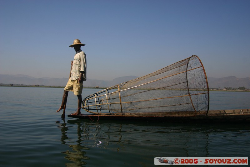 Inle lake - Pecheur a la nasse
Mots-clés: myanmar Burma Birmanie pecheur bateau personnes Lac