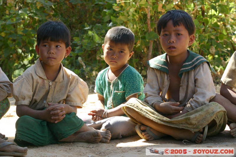 Nyaung Shwe Hills - Intha people
Mots-clés: myanmar Burma Birmanie personnes