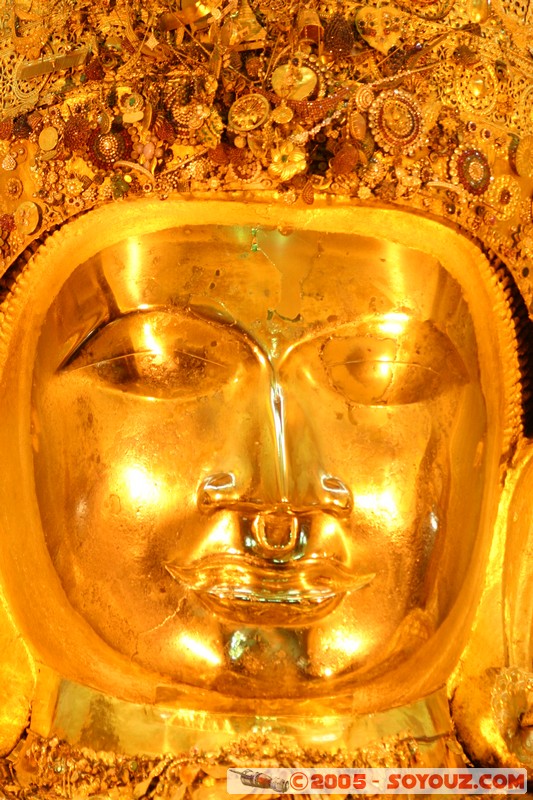 Mandalay - Mahamuni Paya - Buddha
Mots-clés: myanmar Burma Birmanie Pagode
