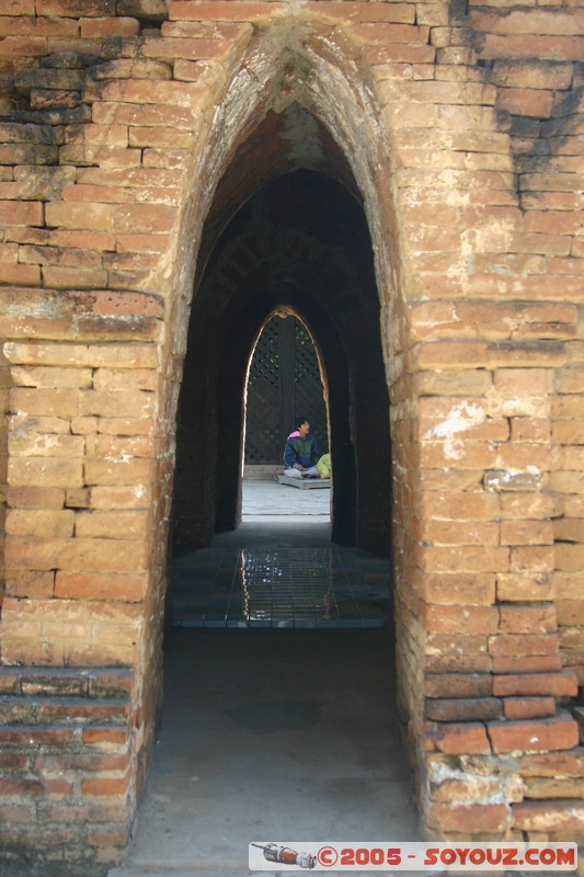Bagan - Shwe-zi-gon Paya
Mots-clés: myanmar Burma Birmanie Pagode Ruines