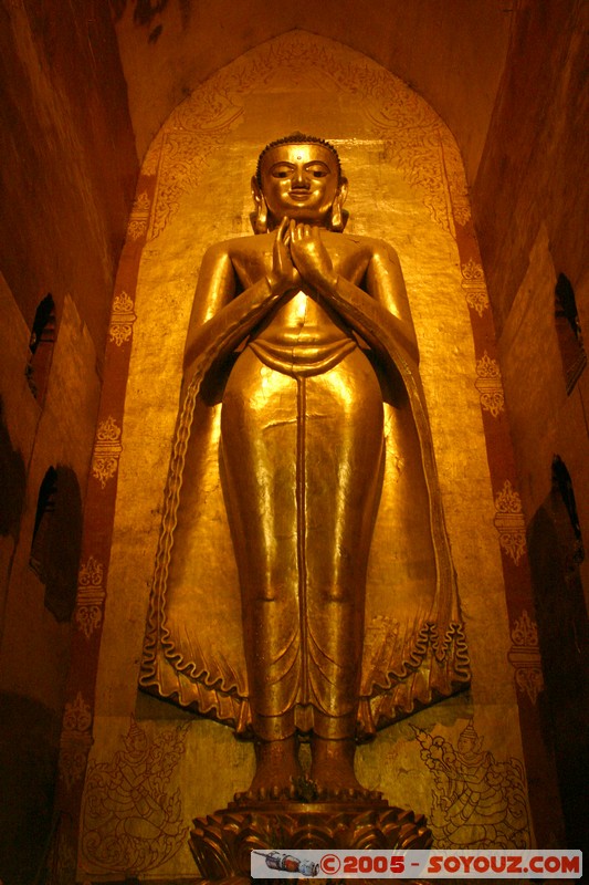 Bagan - Ananda Pahto
Mots-clés: myanmar Burma Birmanie Ruines Pagode Buddha