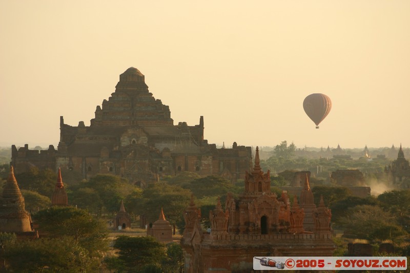 Bagan - Dhamma-yan-gyi Pahto
Mots-clés: myanmar Burma Birmanie sunset Ruines Pagode