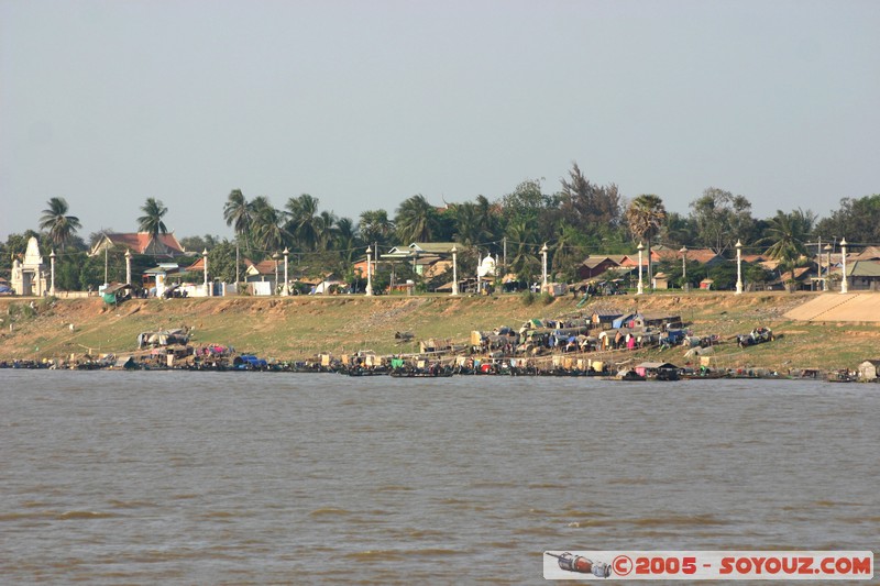 Phnom Penh - Tonle Sap River
