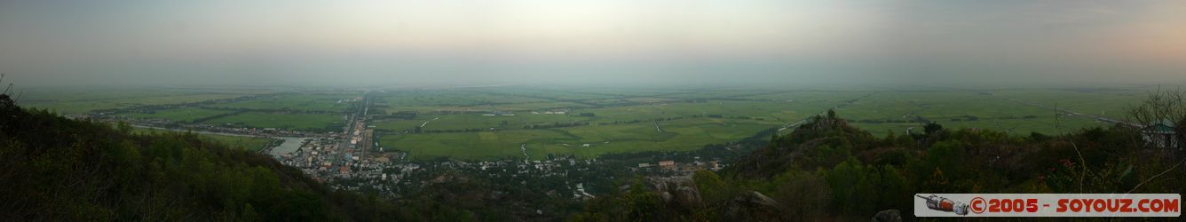 Chau Doc - Nui Sam - panorama
Mots-clés: Vietnam sunset panorama