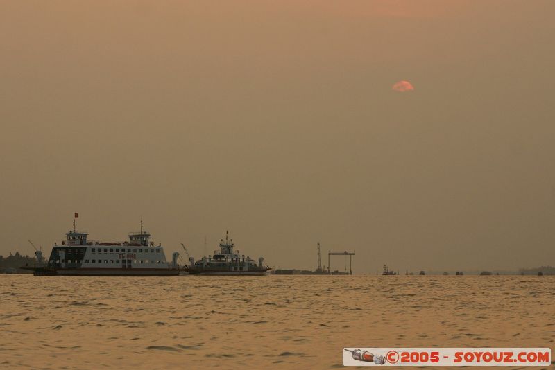 My Tho - Sunset on Mekong River
Mots-clés: Vietnam sunset