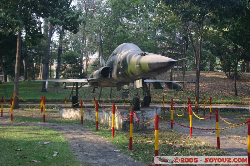 Saigon - Hoi Truong Thong Nhat - Plane
Mots-clés: Vietnam HÃ´-Chi-Minh-Ville Ho Chi Minh Armee avion