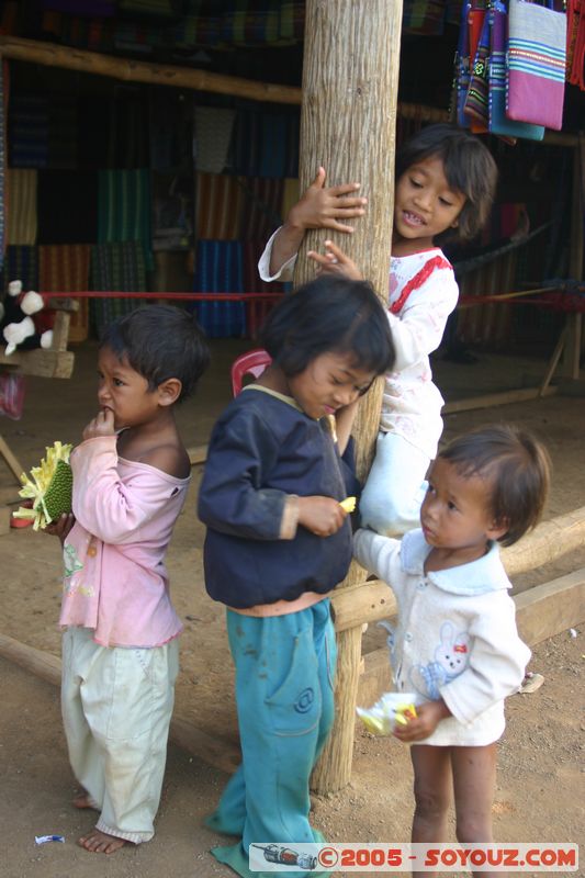 Around Dalat - Chicken Village - Children
Mots-clés: Vietnam personnes