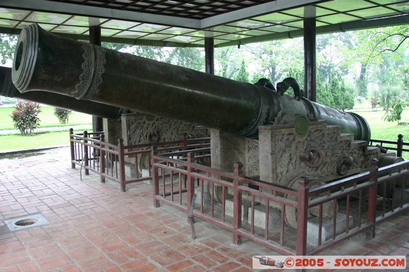 Hue Citadel - Nine Holy Cannons
Mots-clés: Vietnam Armee