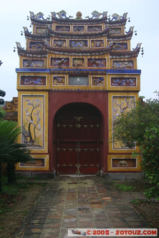 Hue - Imperial City - The To Mieu Temple Gate
Mots-clés: Vietnam Boudhiste
