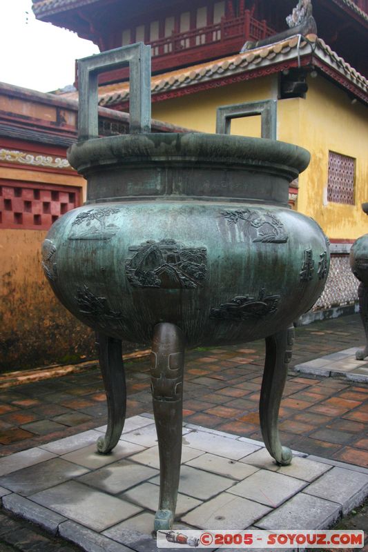 Hue - Imperial City - Nine Dynastic Urns
Mots-clés: Vietnam sculpture