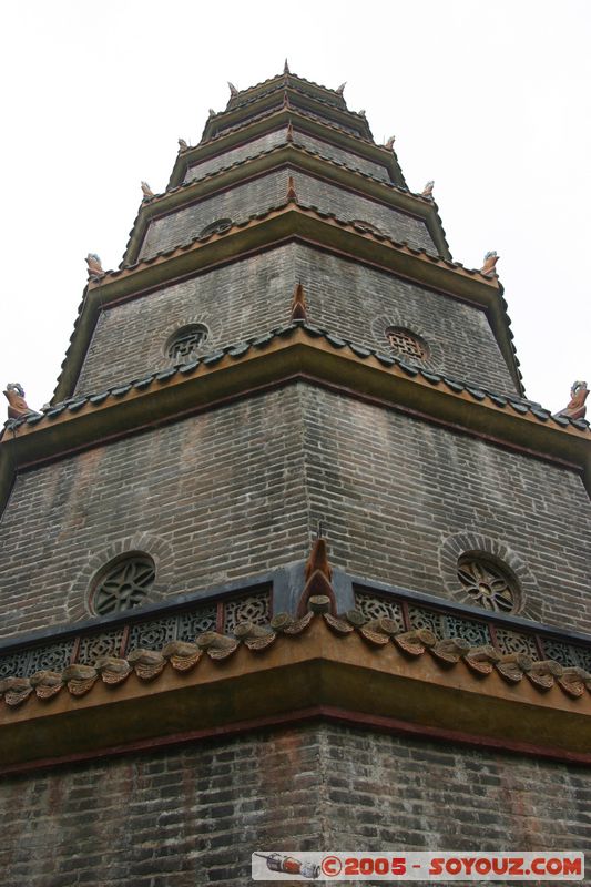 Thien Mu Pagoda
Mots-clés: Vietnam Boudhiste