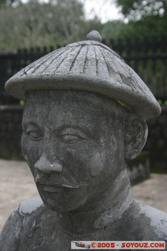 Tomb of Khai Dinh - mandarins statue
Mots-clés: Vietnam cimetiere statue