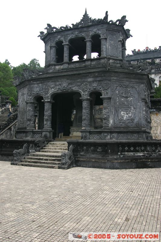 Tomb of Khai Dinh
Mots-clés: Vietnam cimetiere